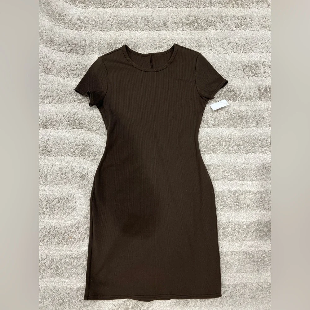 ALO GODDESS RIBBED brown SHORT SLEEVE DRESS